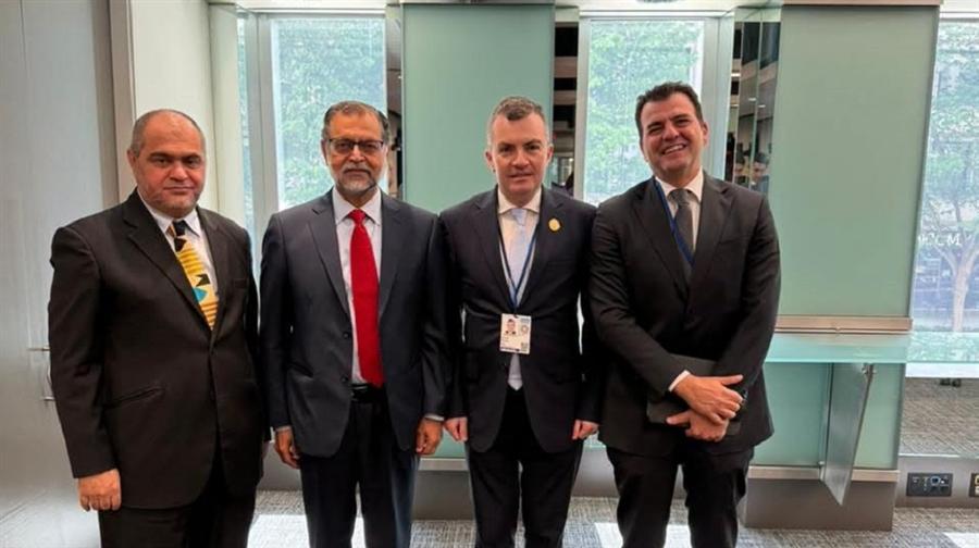 وزير التخطيط يبحث مع البنك الإسلامي للتنمية سبل تعزيز التعاون